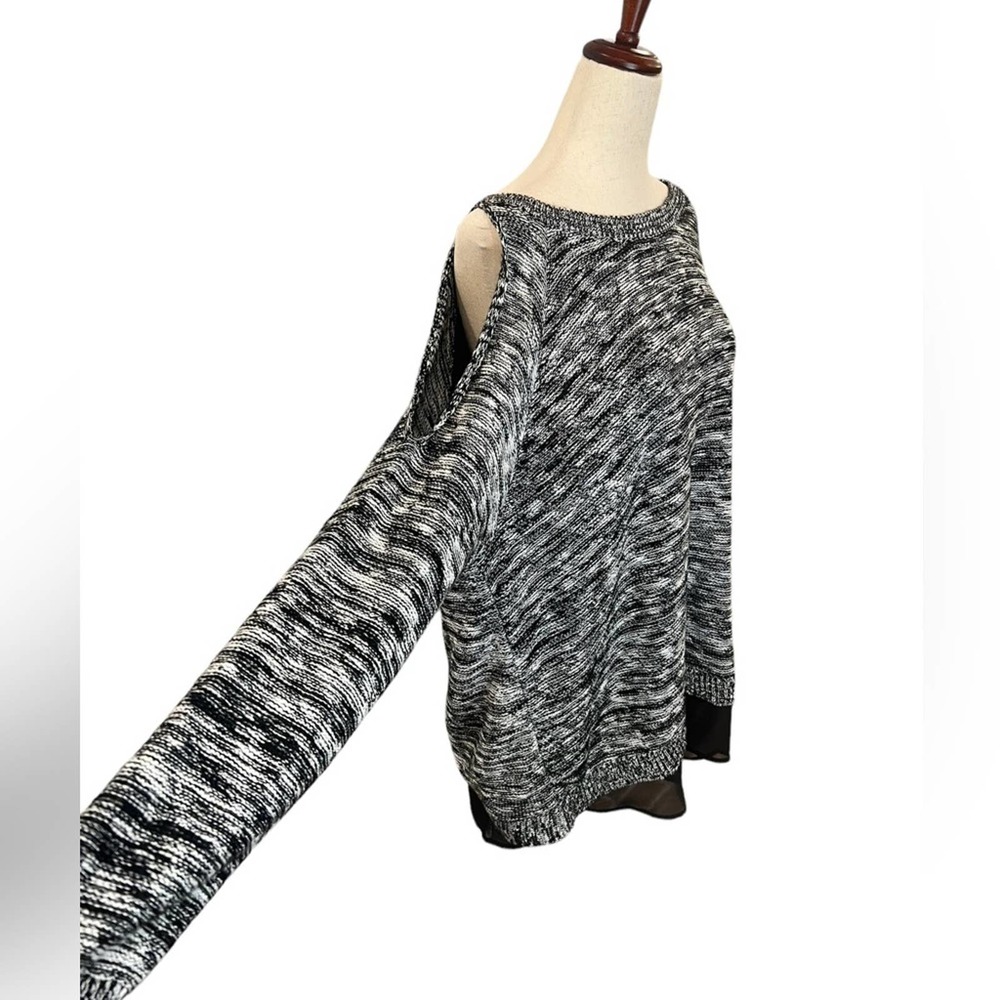 Torrid Marled Pullover Cold Shoulder Split Back S… - image 4